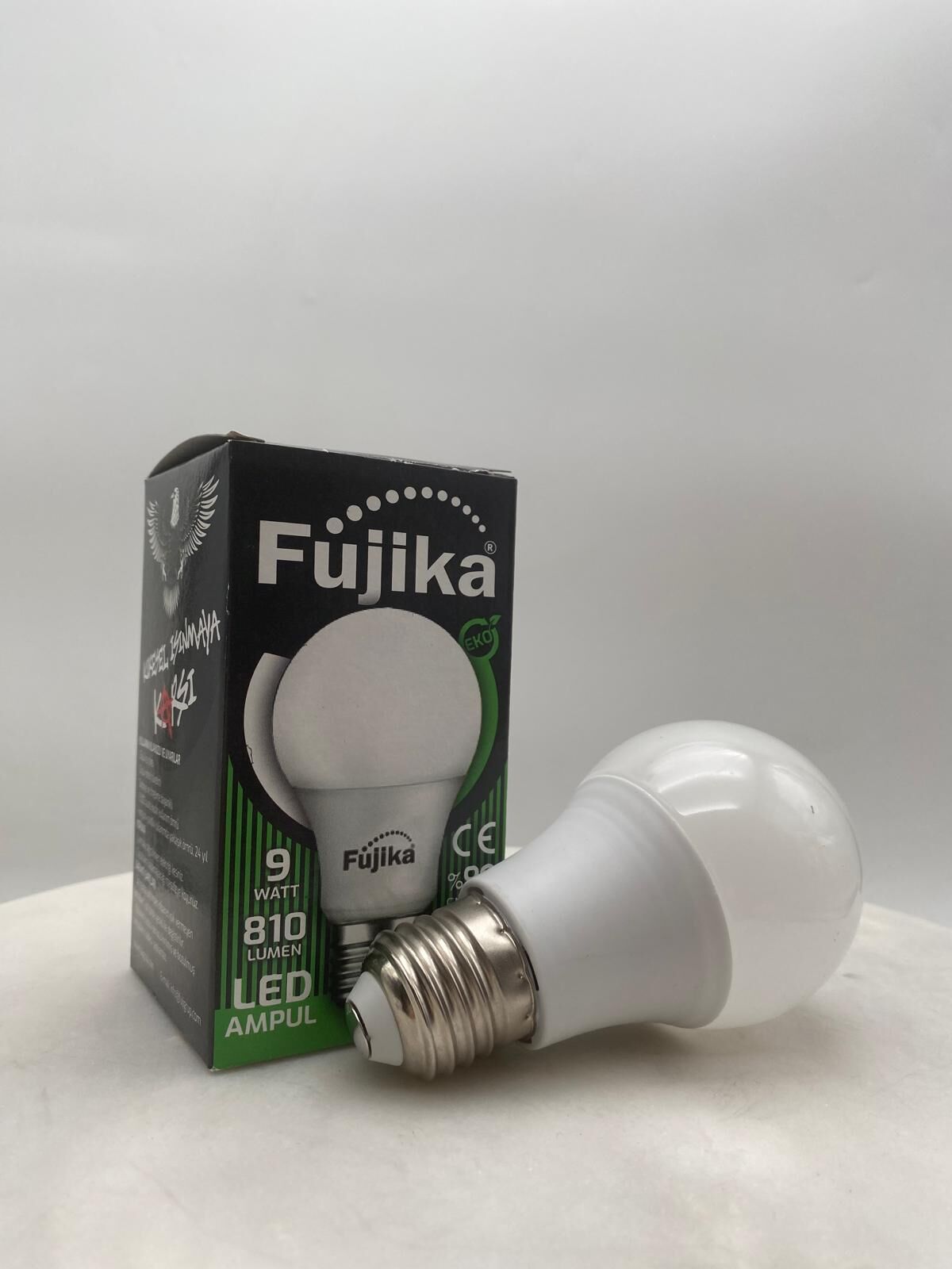 Fujika 9 W  Led Ampül