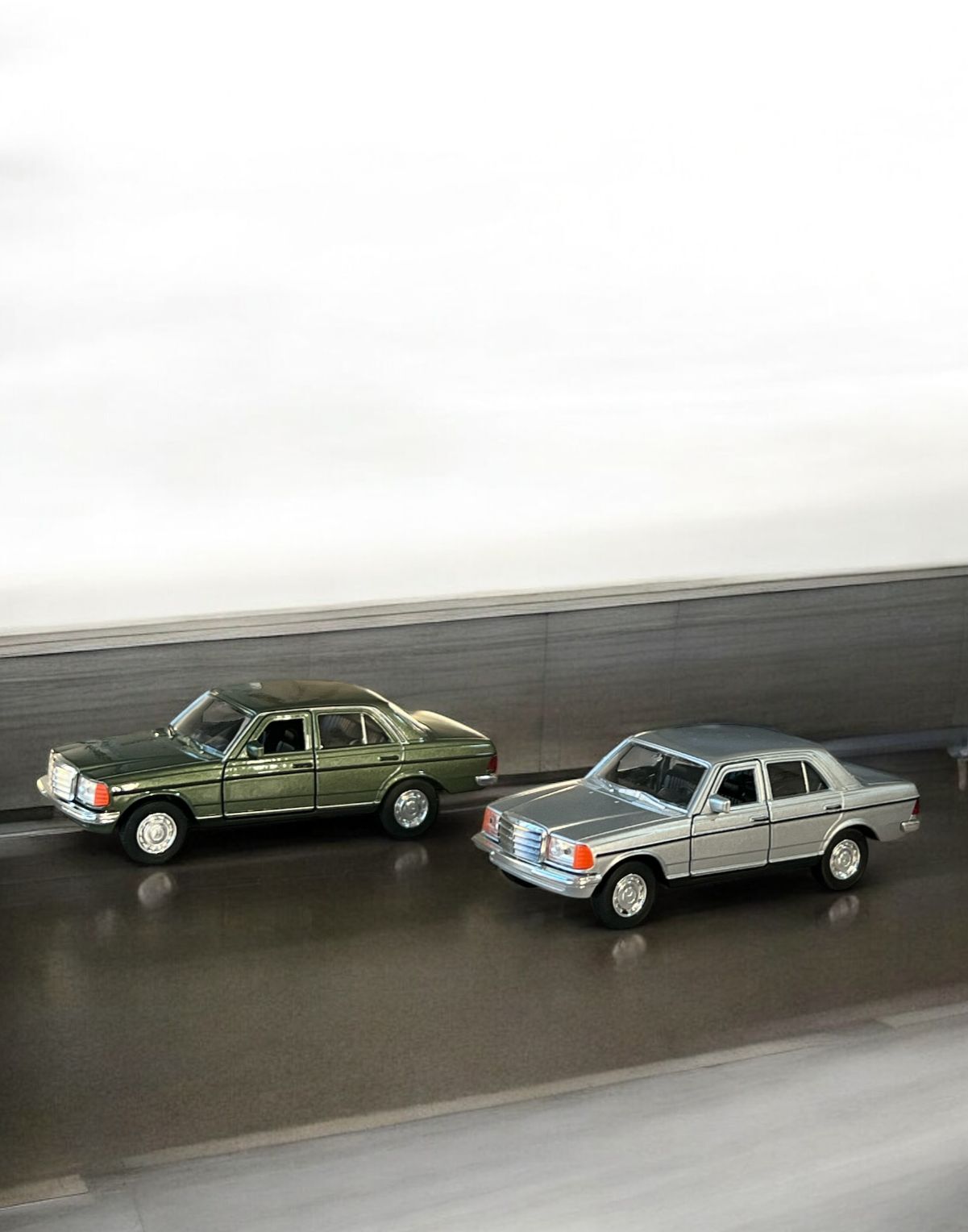 Welly Metal Araba Çek Bırak Diecast Mercedes E-Class Haki